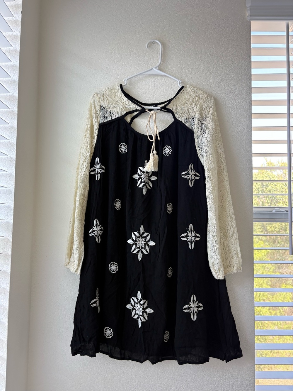 ENTRO Black Dress with Cream Lace Sleeves and Embroidered Accents
